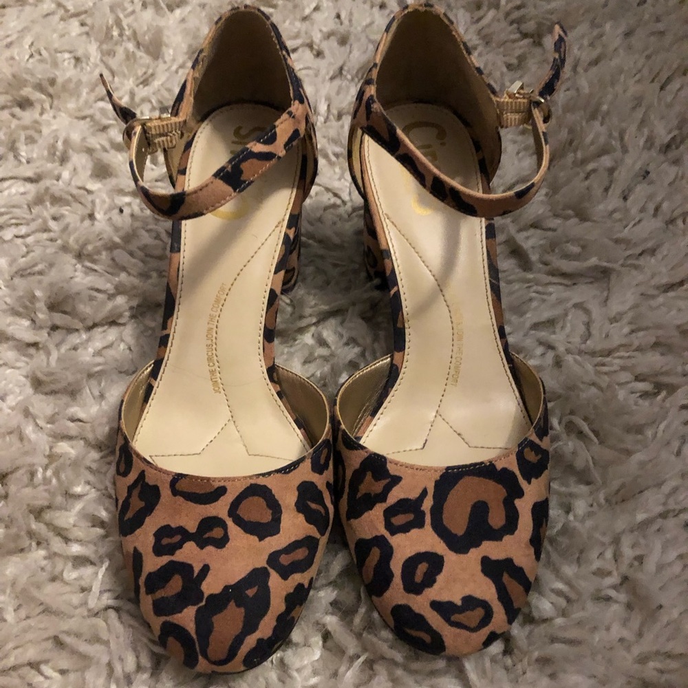 Leopard kitten heel
